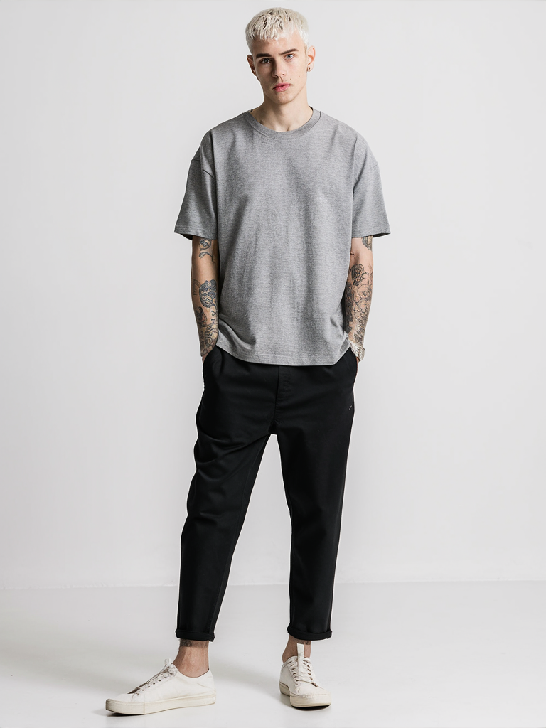 Minimalist Style Men: 20 Outfit Ideas for Every Season and Occasion